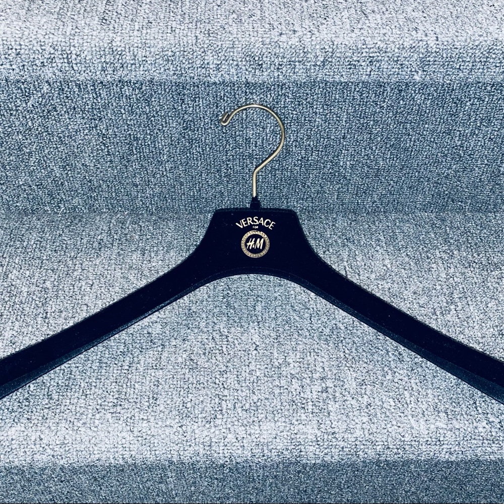 (1) Versace for H&M Collection Hanger Velvet Clothes Limited Edition Black